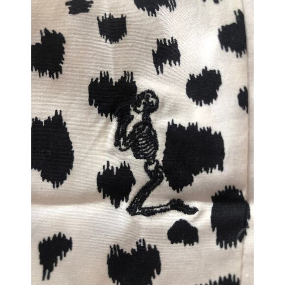 Religion, we live in black,  Black & white shirt NWOT size large - Picture 4 of 12